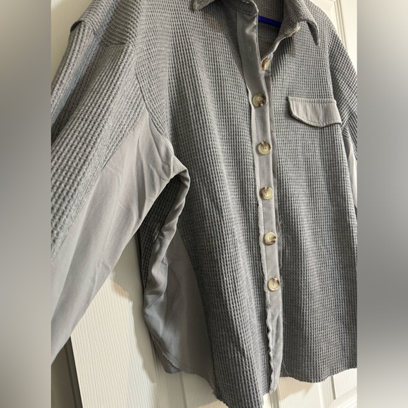 Women’s Fall Shacket - Picture 3 of 4